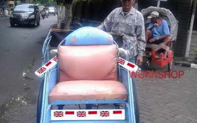 Dubes Inggris Naik Becak Keliling Kampus Unair Surabaya