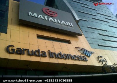 Pemasangan Letter Neon Box Garuda Indonesia di CITO Surabaya